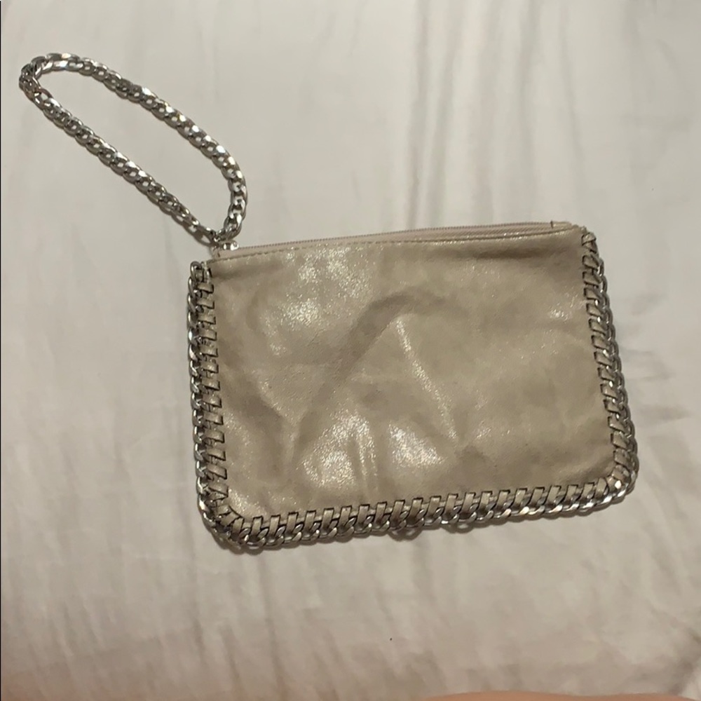 Women’s wristlets